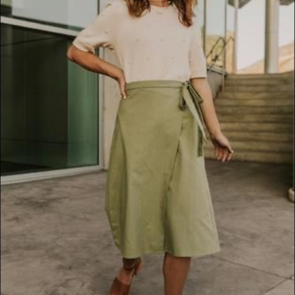 NWT Roolee green wrap around skirt elastic waist